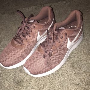 Nike tennis shoes
